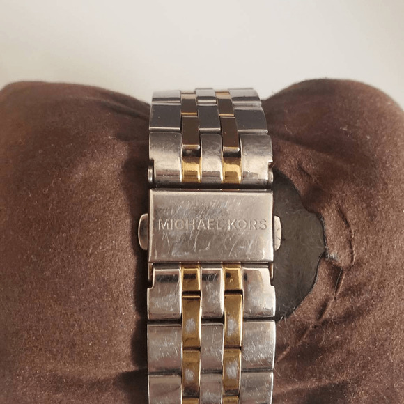 Michael Kors MK5057 Ritz Ladies Two Toned Watch with SMALL Band and MOP face - Picture 3 of 5